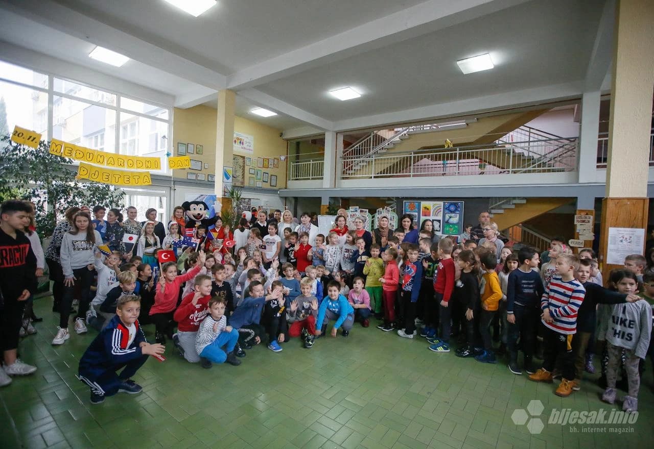Mostar: Učenici iz devet država obilježili Međunarodni dan djeteta