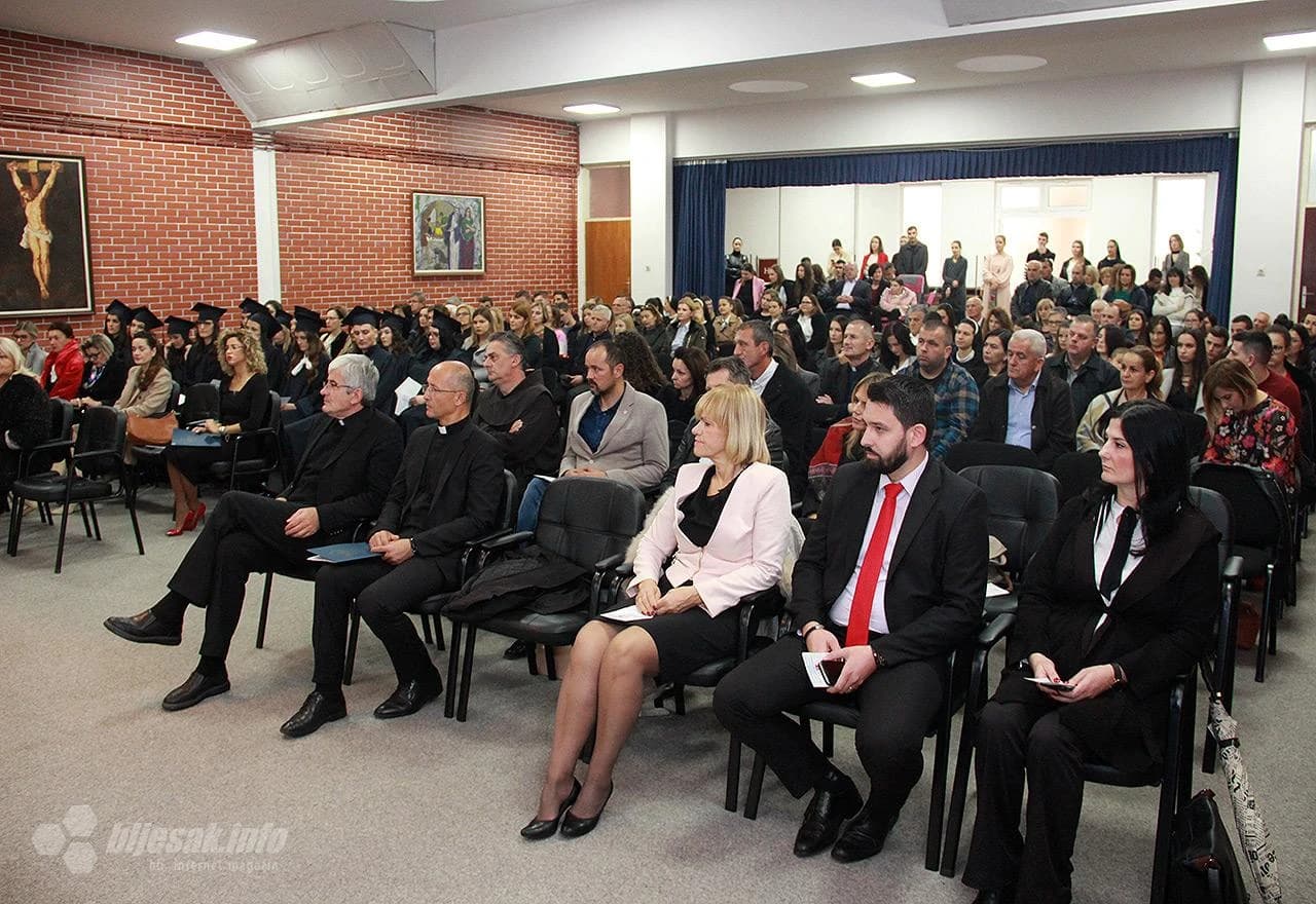 Promovirani diplomanti Teološko-katehetskog instituta u Mostaru