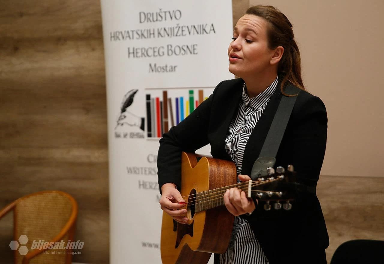 Predstavljena zbirka pjesama 'Moj svijet' Grge Mikulića 