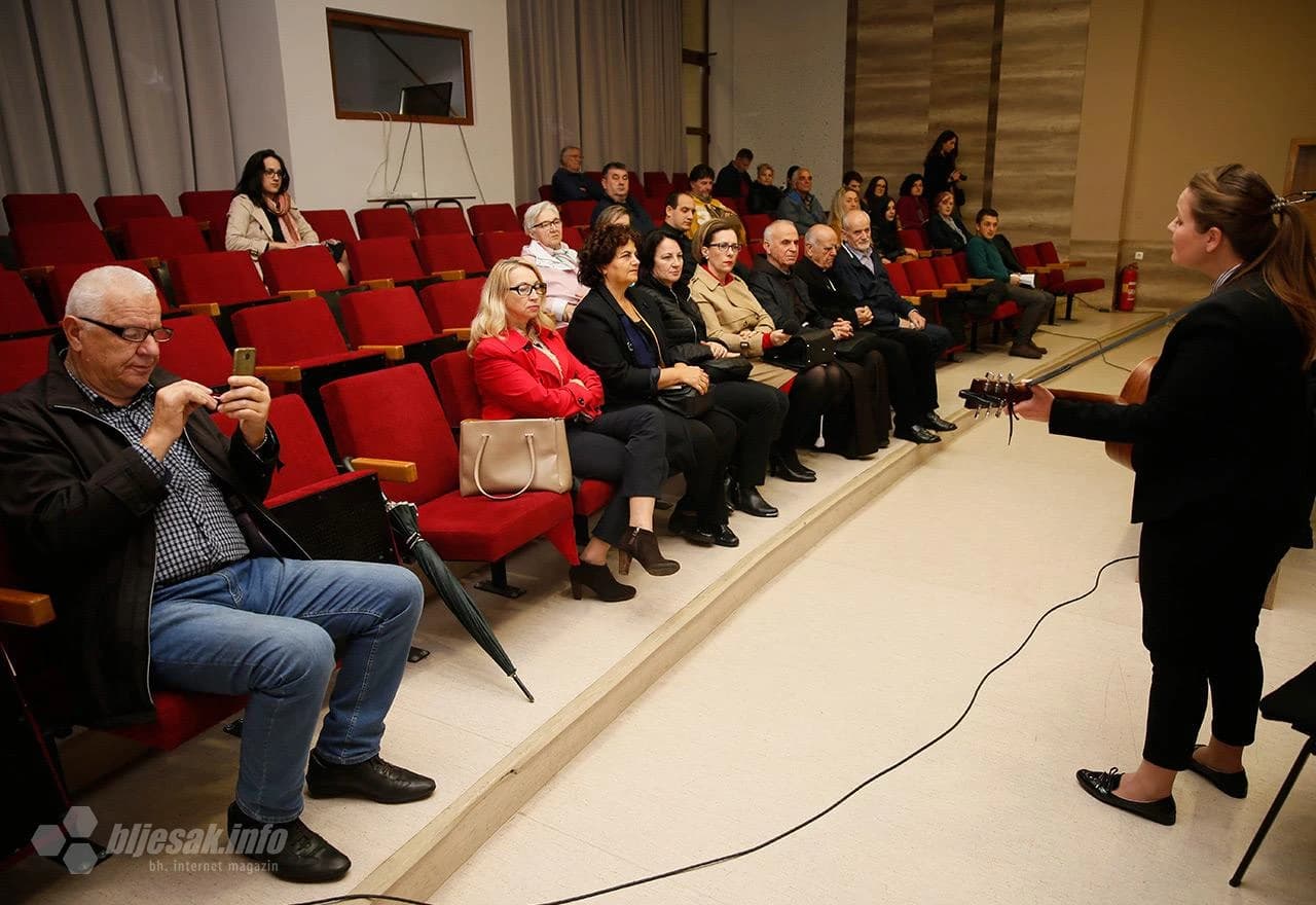 Predstavljena zbirka pjesama 'Moj svijet' Grge Mikulića 