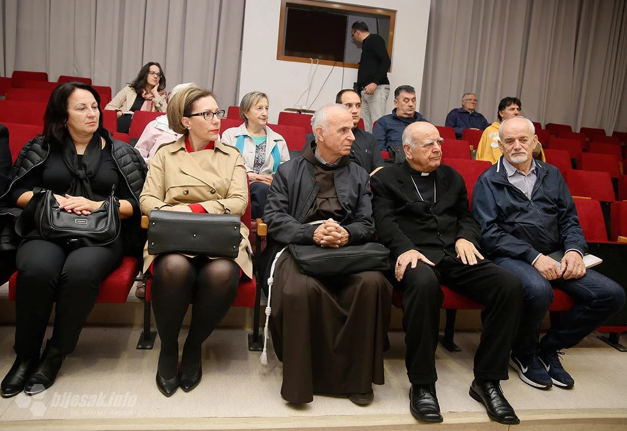 Predstavljena zbirka pjesama 'Moj svijet' Grge Mikulića 