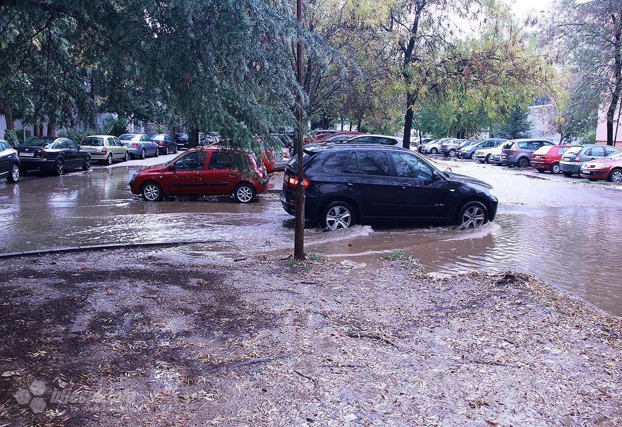 Mostar (opet) pod vodom