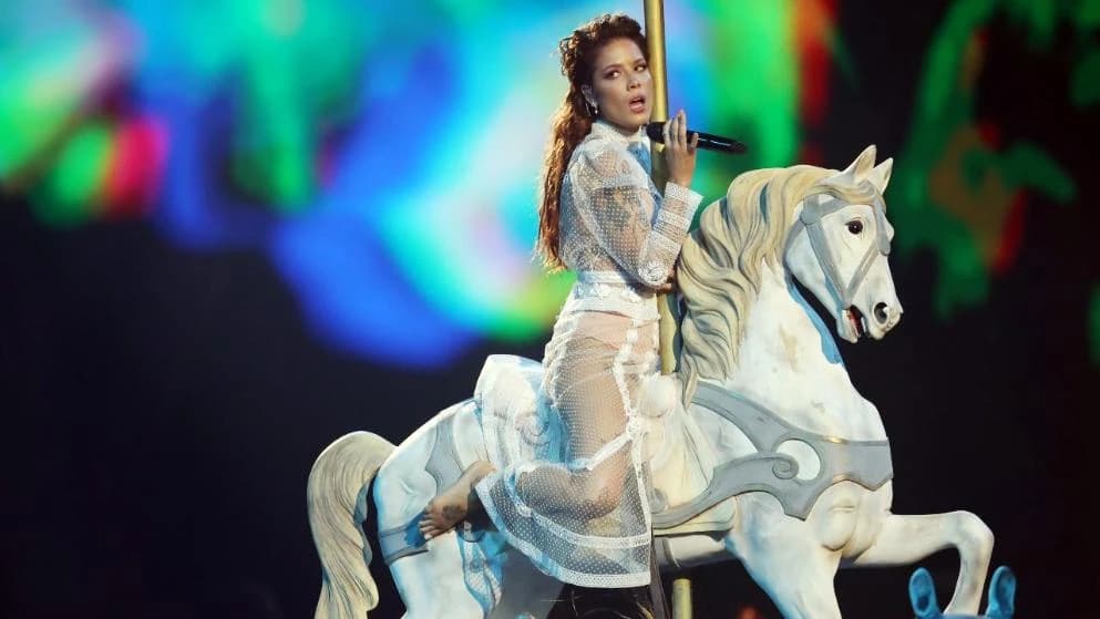 Halsey (Best New Pop Act)