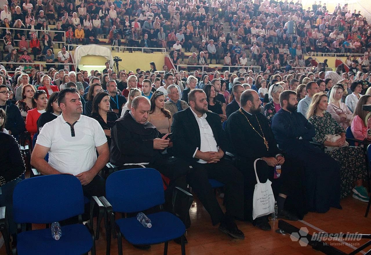 Zainteresirani su u velikom broju došli poslušati predavanje