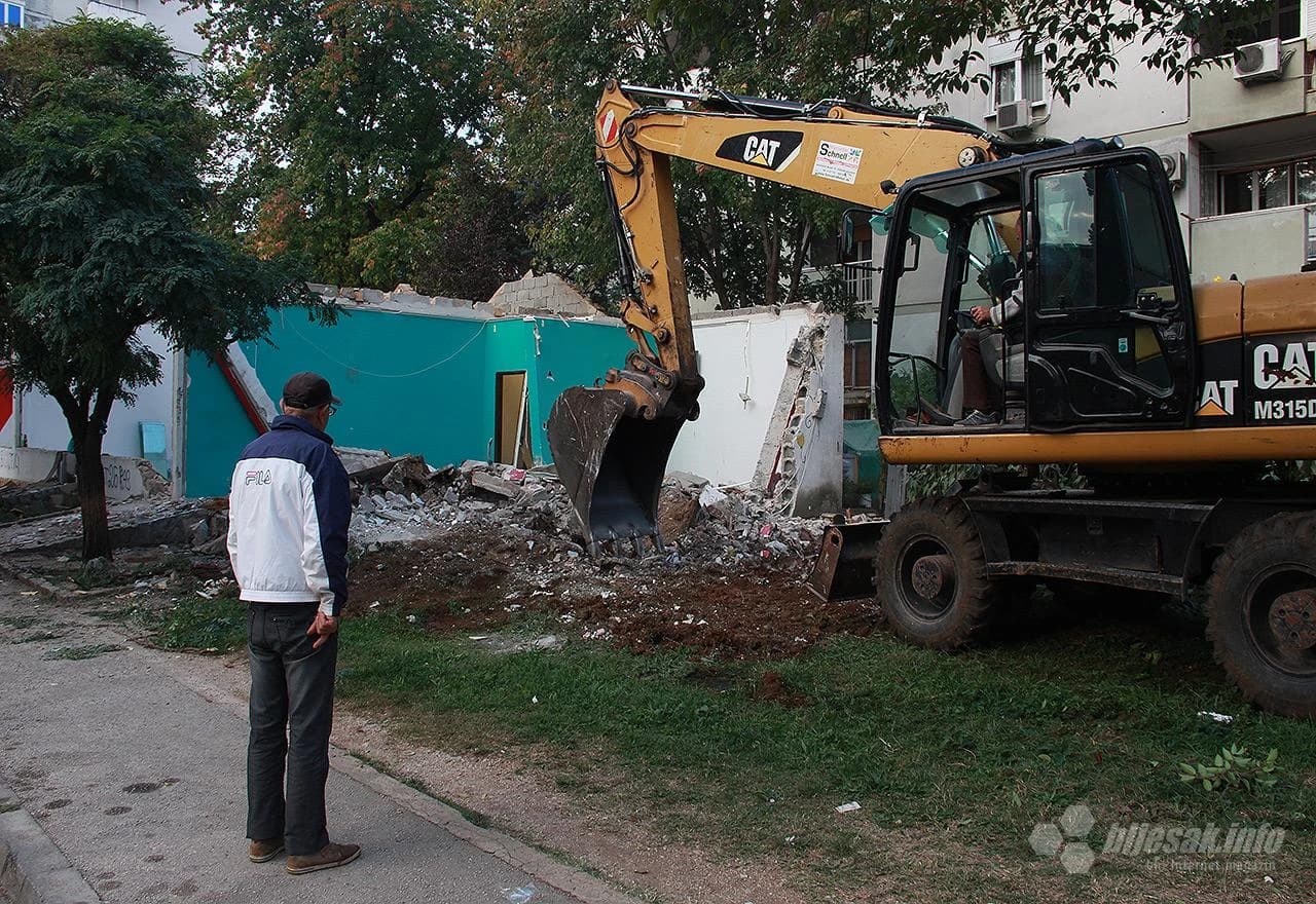 Rušenje kućica u Omladinskoj