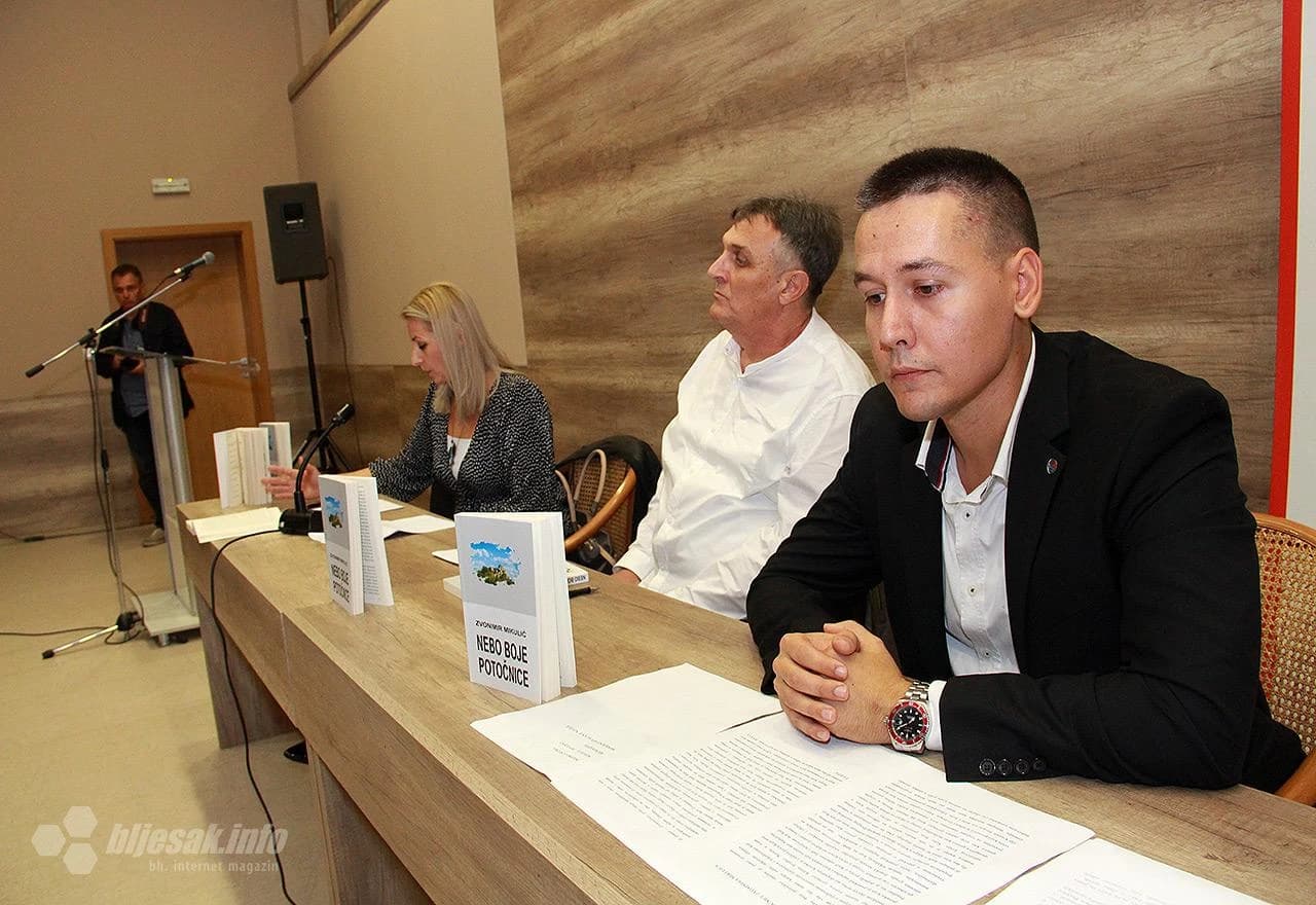 Zvonimir Mikulić u Mostaru predstavio ''Nebo boje potočnice''