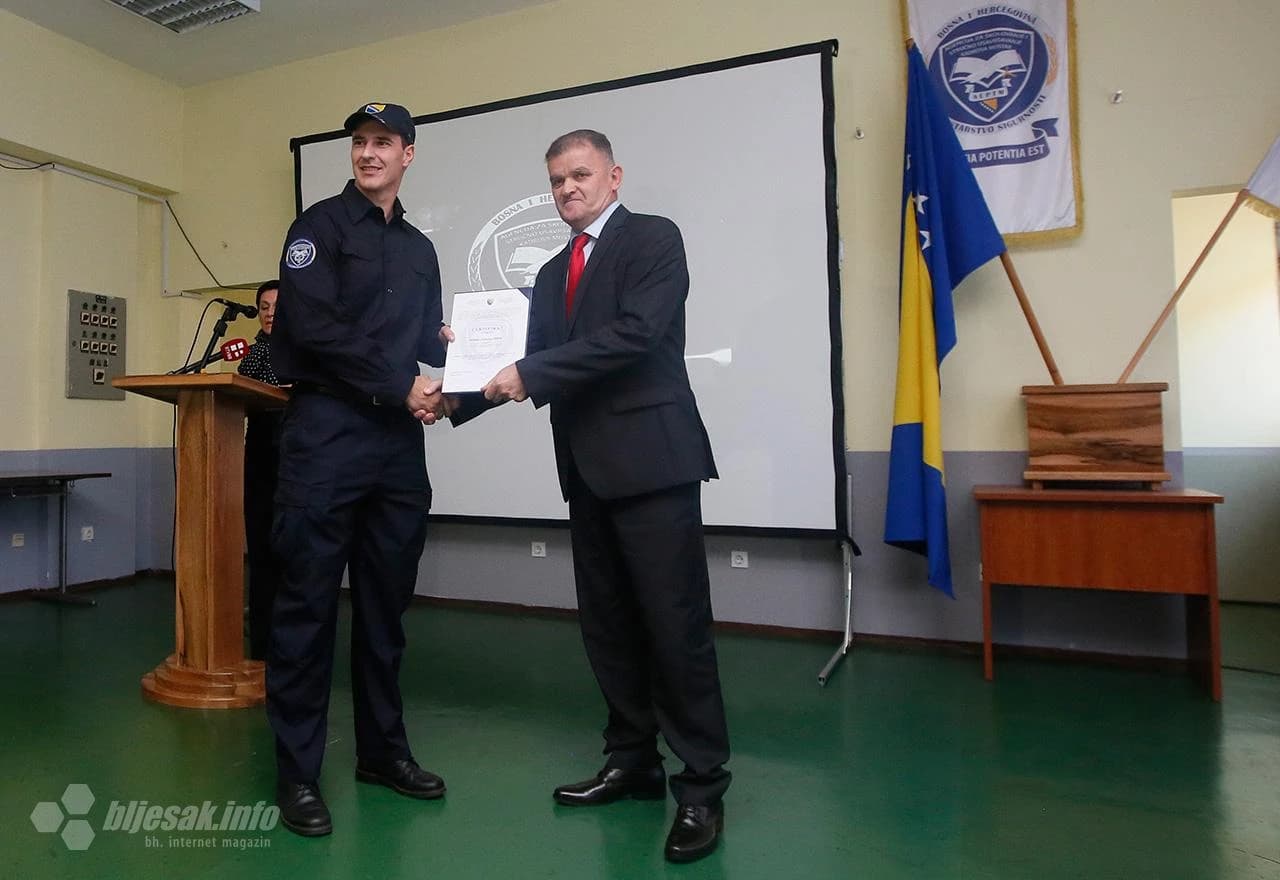 U čin 'policajac' promovirano 50 kadeta Direkcije za koordinaciju policijskih tijela. 