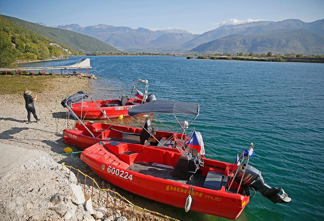 U velikoj akciji deminiranja Mostarskog jezera izvađene su velike količine neeksplodiranih ubojitih sredstava i streljiva.