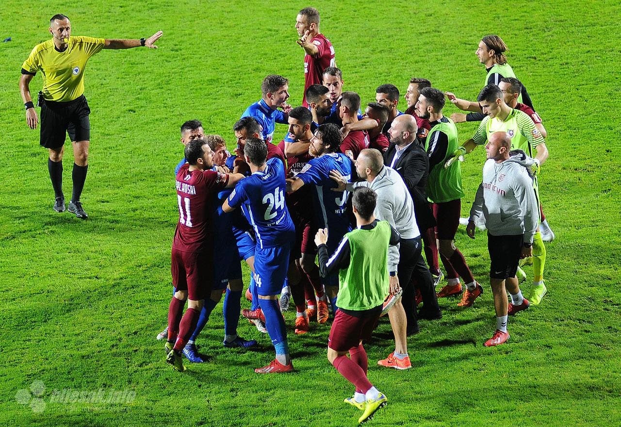 Trener Sarajeva udario je nogom u međunožje igrača Širokoga Brijega Petra Franjića