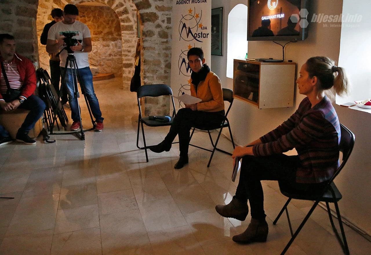 LDA projekt ''Snapshots from the Borders''