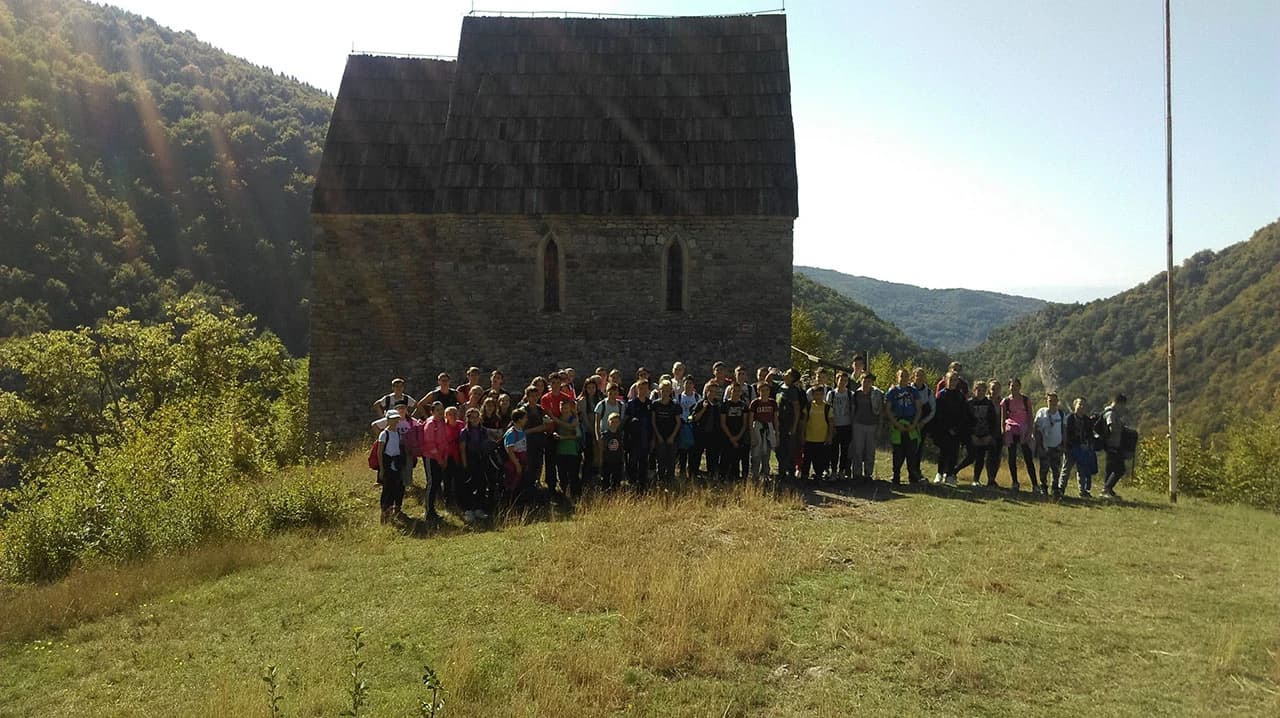 Cimski školarci planinarili Putevima kraljice Katarine