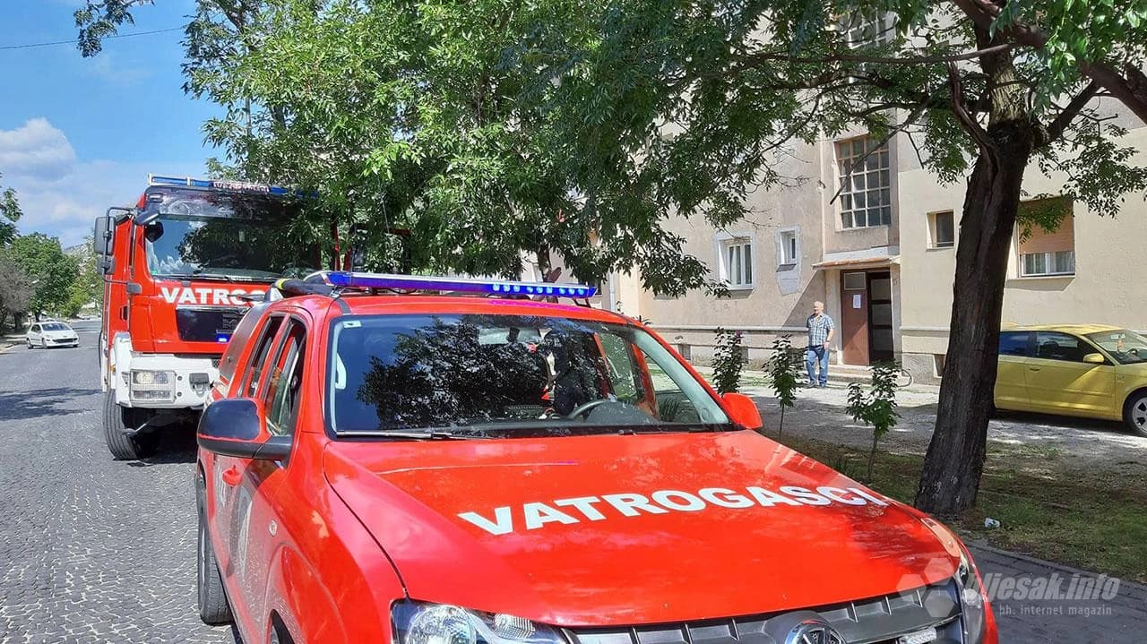 Požar u mostarskom naselju Rodoč