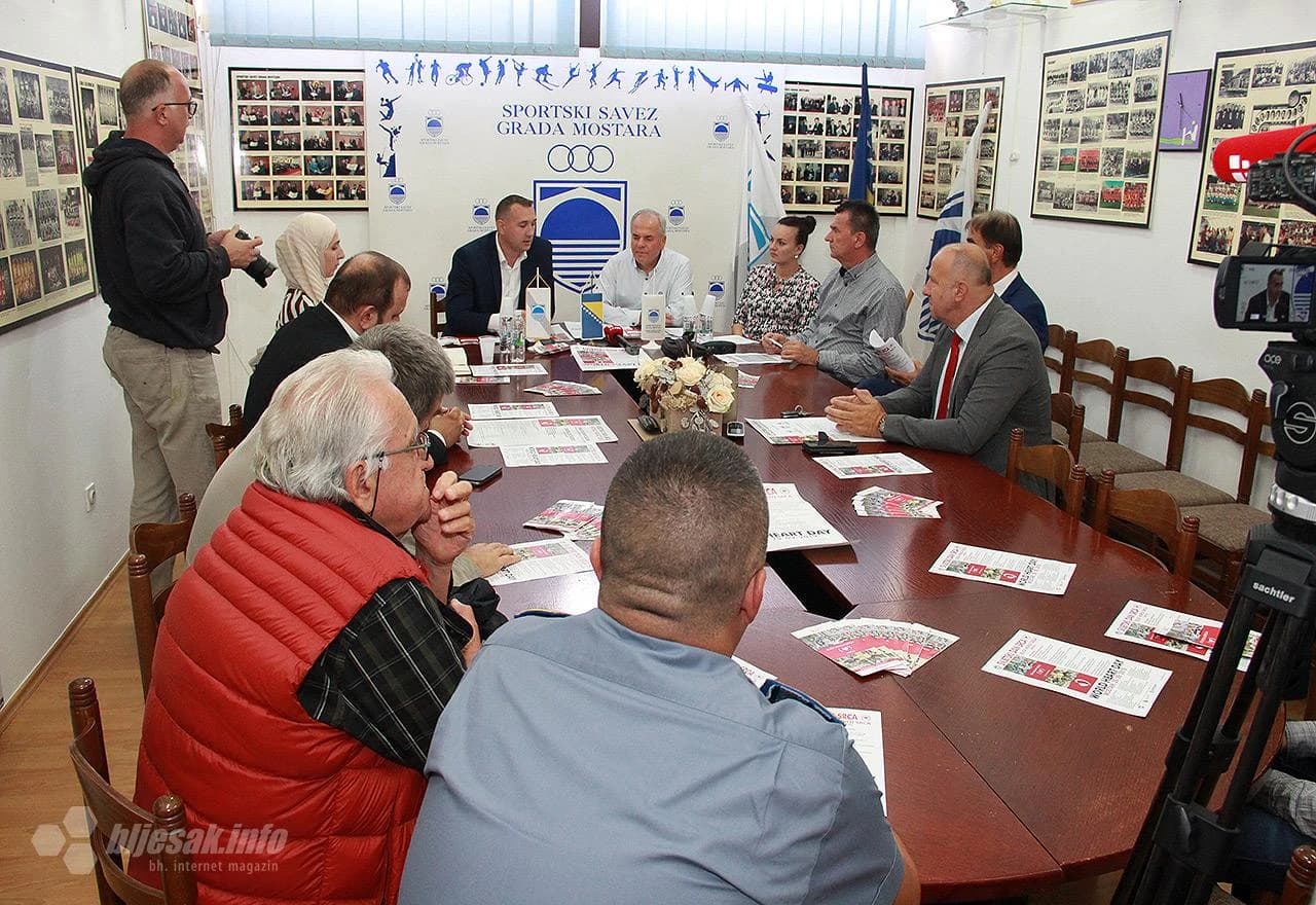 Detalj s konferencije za medije