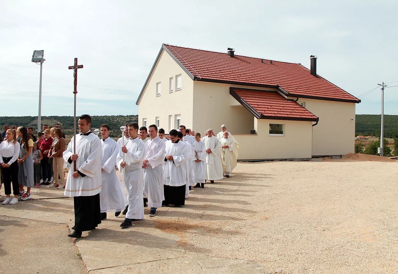 Svečano blagoslovljena nova župna kuća u Hercegovačkim Vinjanima