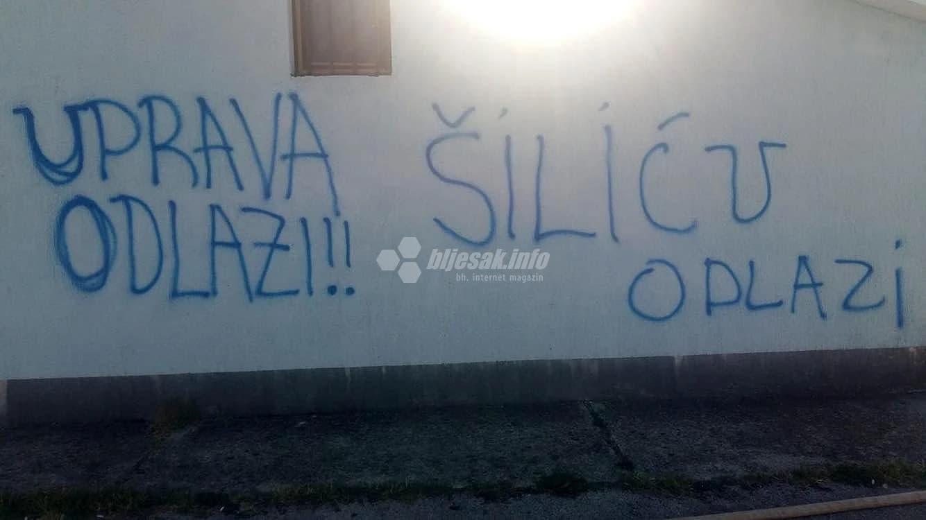 Trening kamp Musa-Karačić išaran prijetećim i uvredljivim grafitima