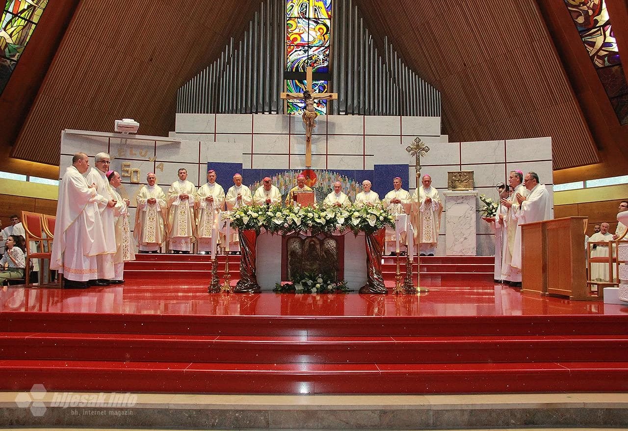 Služena Zlatna misa Ratka Perića