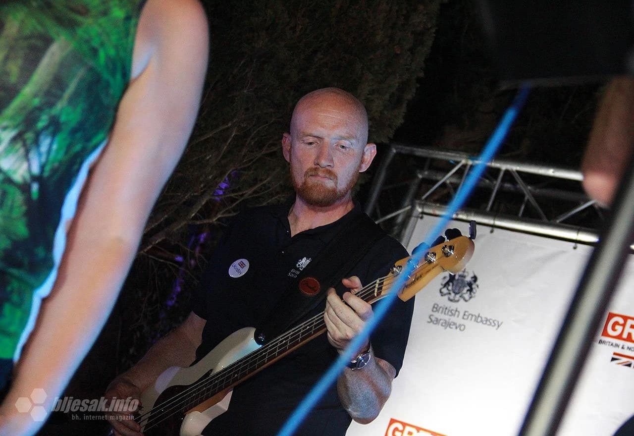 Koncert benda britanskog veleposlanstva u mostarskom Los Rosalesu