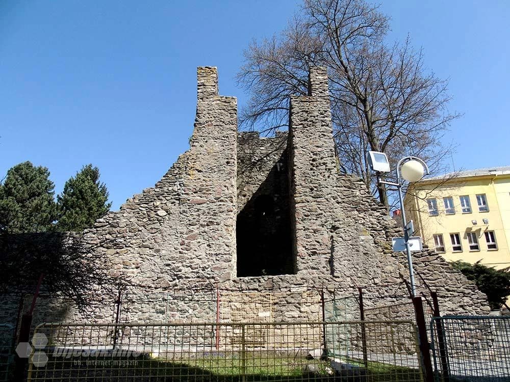 Kapela u Krvavoj ulici…