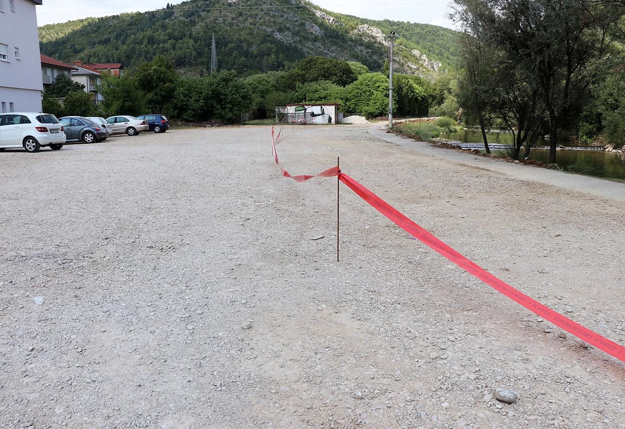 Radovi na parkingu kod zgrade Vlade ŽZH