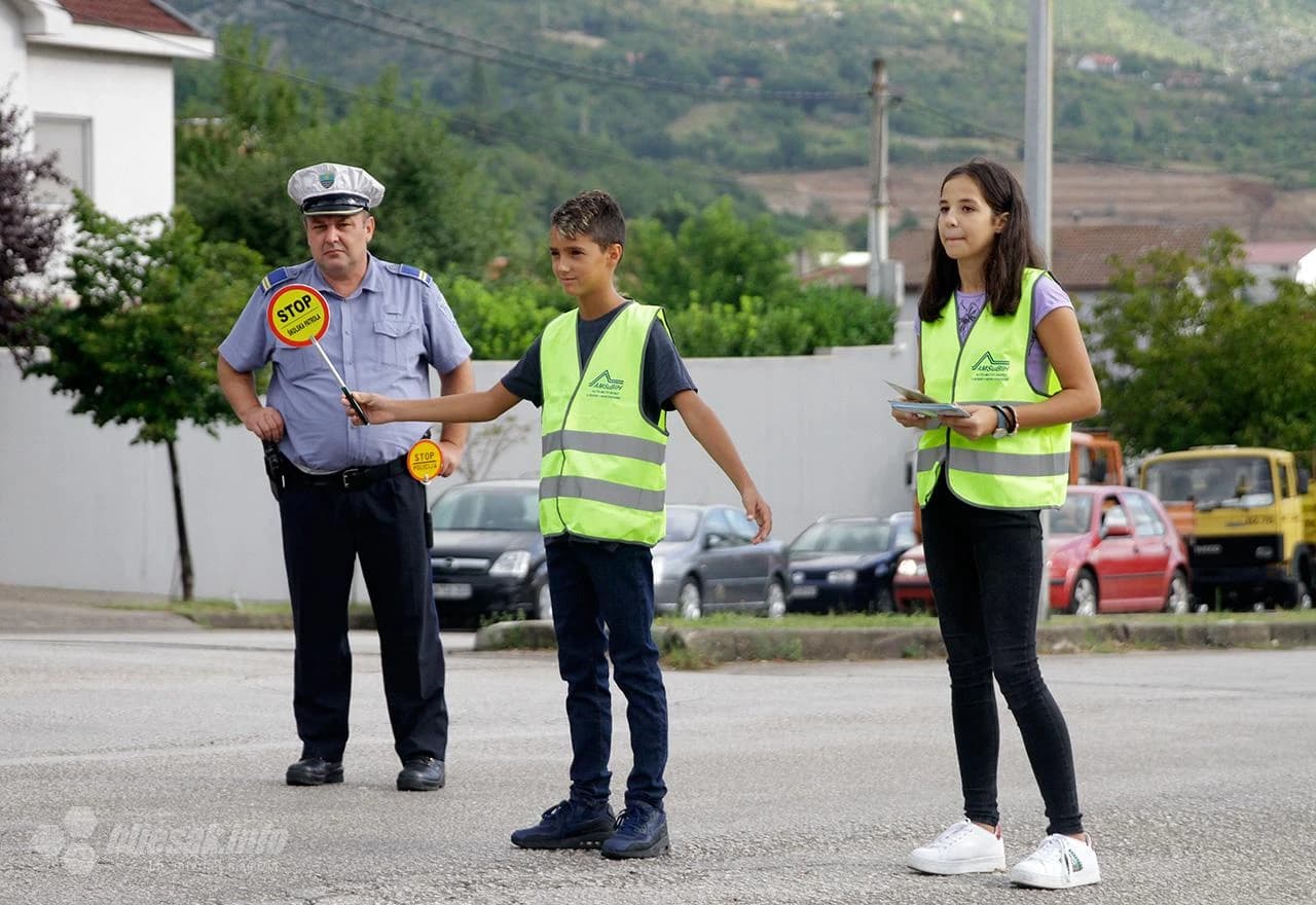 Oprez vozači: Školska patrola zaustavlja 