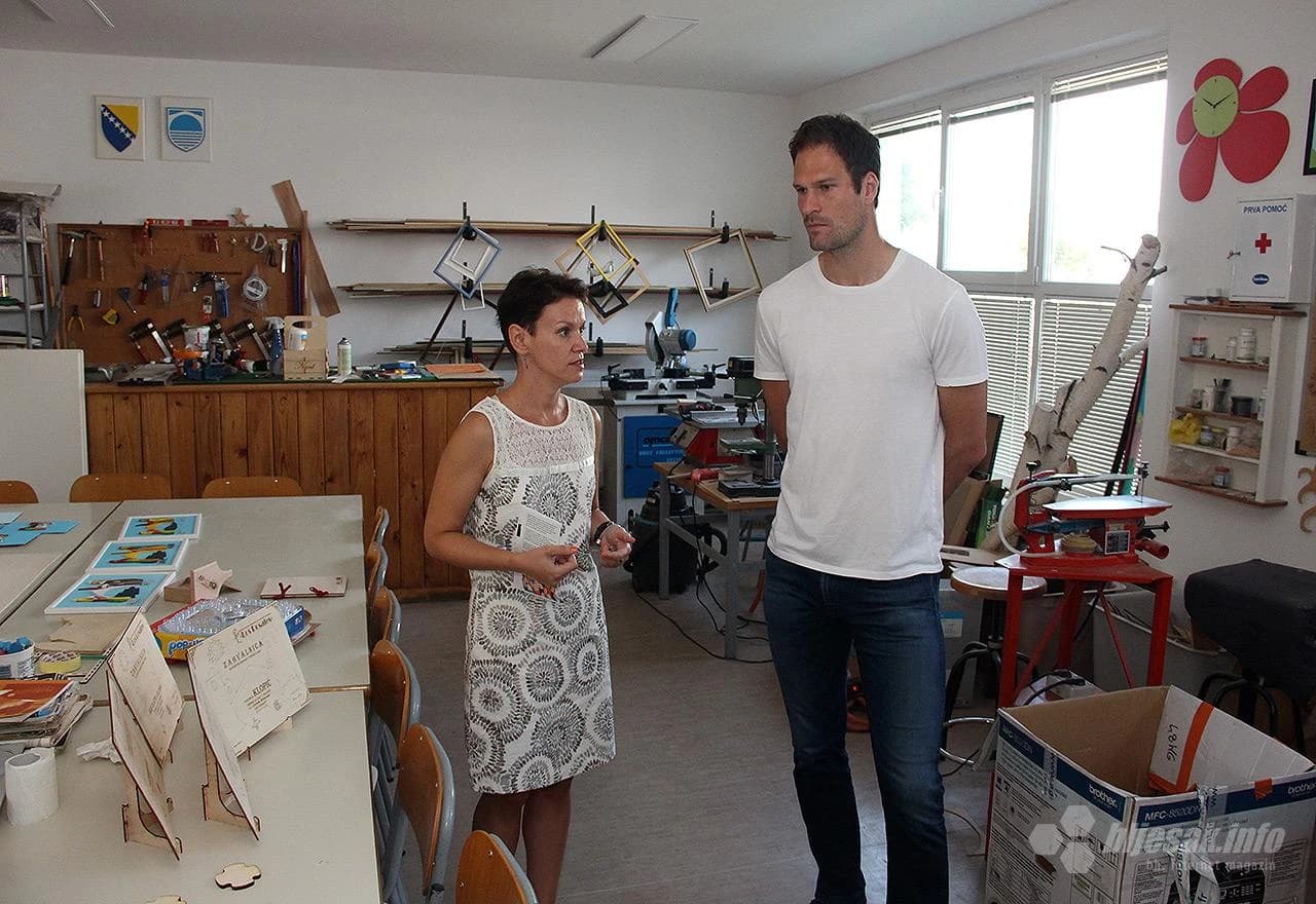 Asmir Begović u posjeti Los Rosalesu