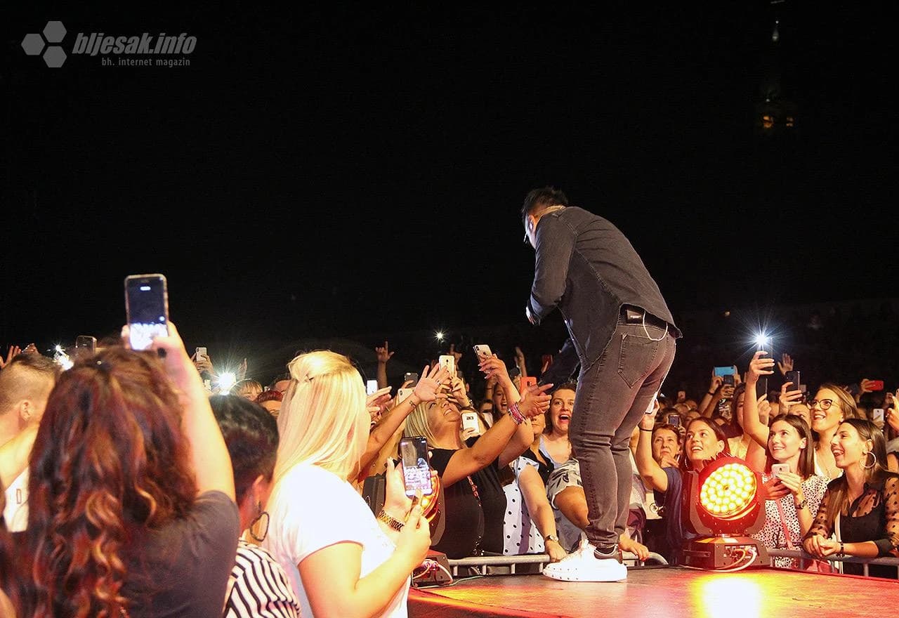 Detalj s koncerta Marije Šerifović u Mostaru