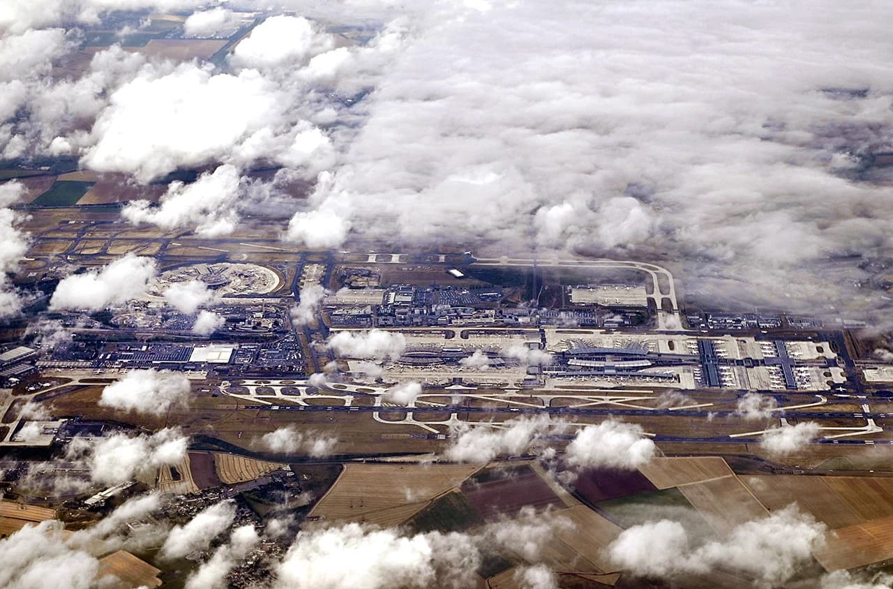 Pariz - grad svjetlosti, ljubavi i umjetnosti iz zraka