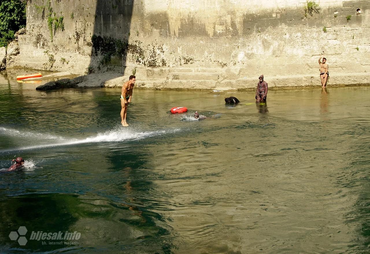Cliff Diving u Mostaru: Odrađen prvi trening, skakačima Neretva izazov