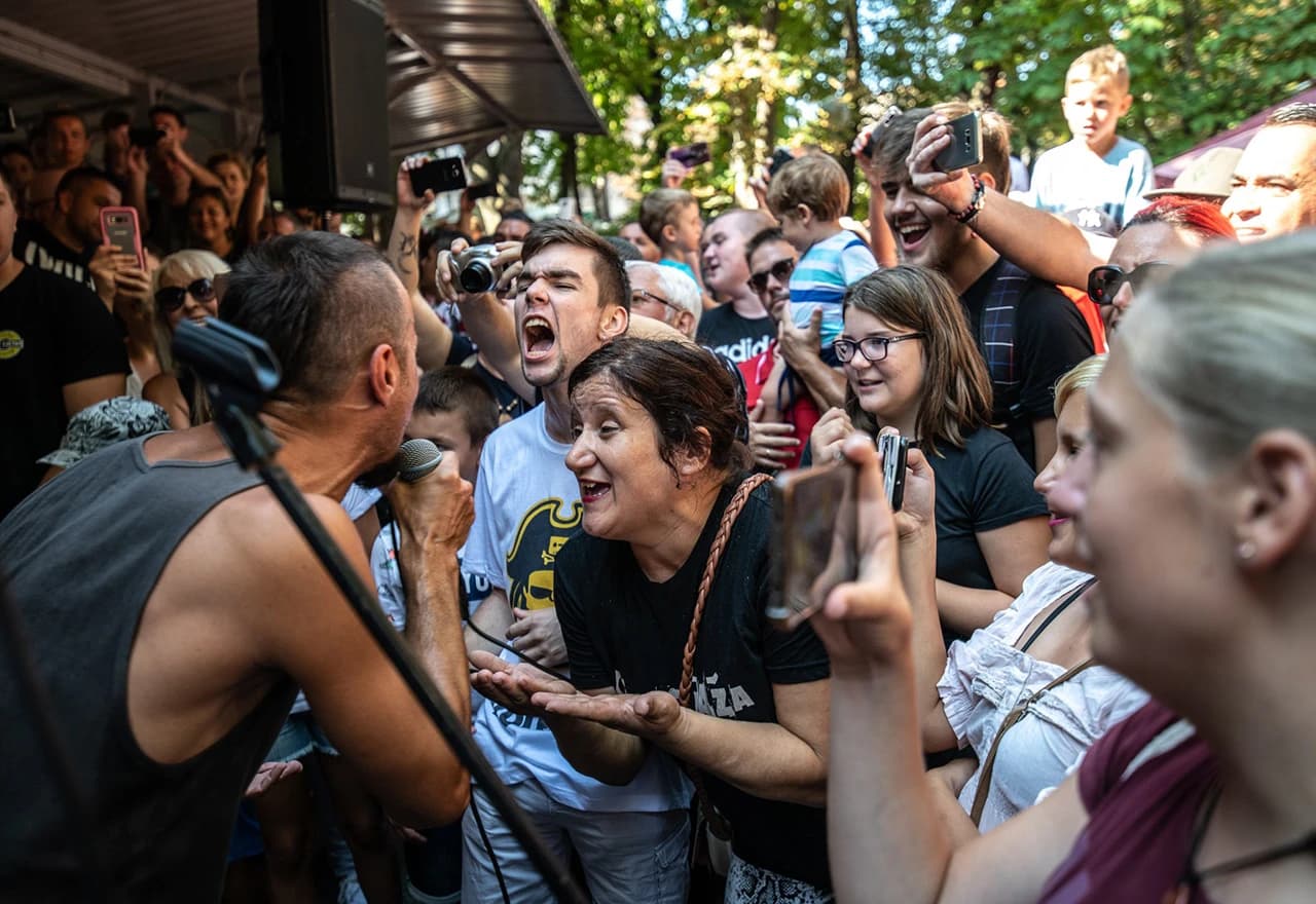 Detalj sa svirke na tržnici u Puli