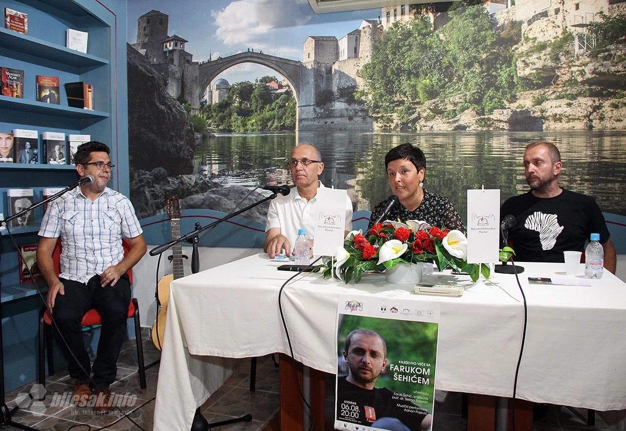 Detalj s održane književne večeri