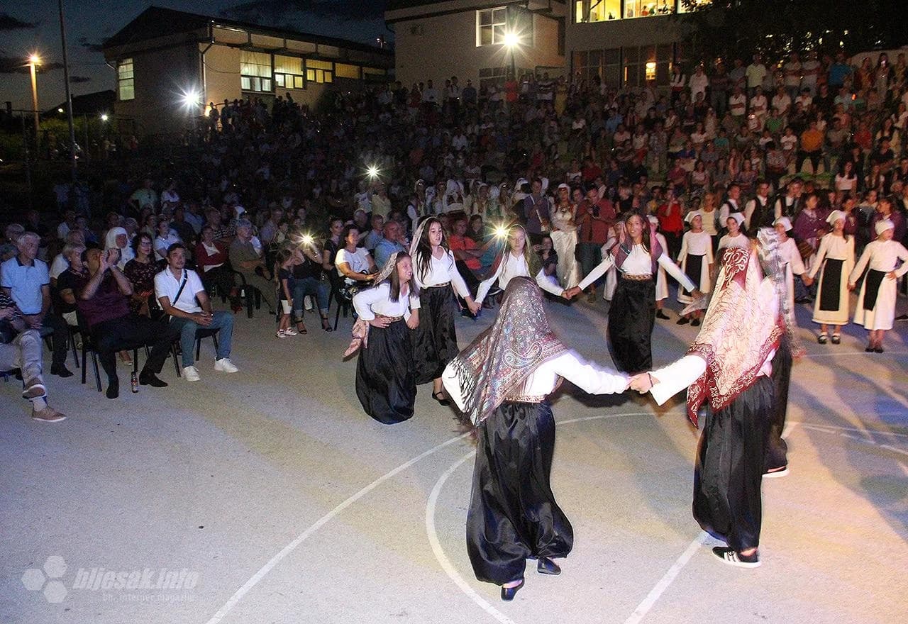 Detalj festivala susreti prijateljstva