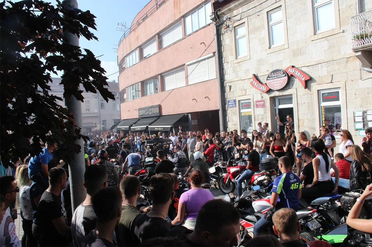Defileom kroz grad započeo 18. Moto susret u Livnu
