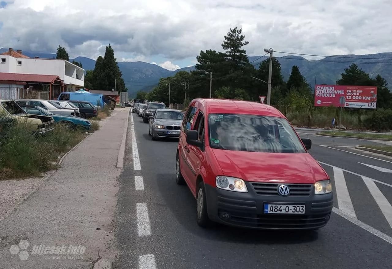 Gužve sjeverno od Mostara - čekanja u koloni do pola sata