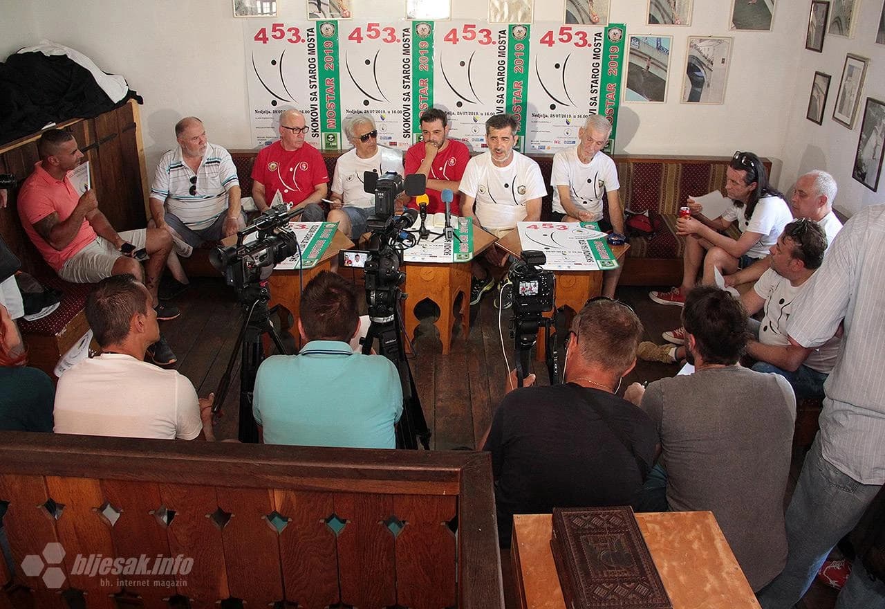 Detalj s konferencije za medije