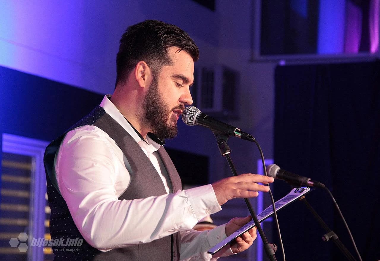 Detalj s koncerta Alme Subašić