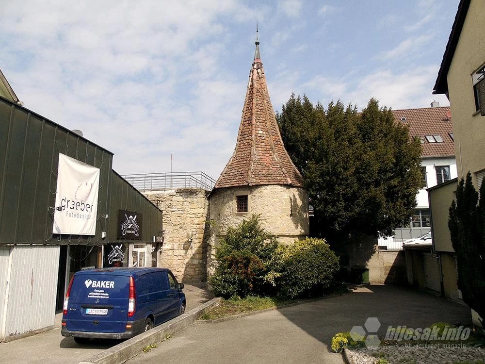 Jedan od sada ukrasnih tornjeva utvrde