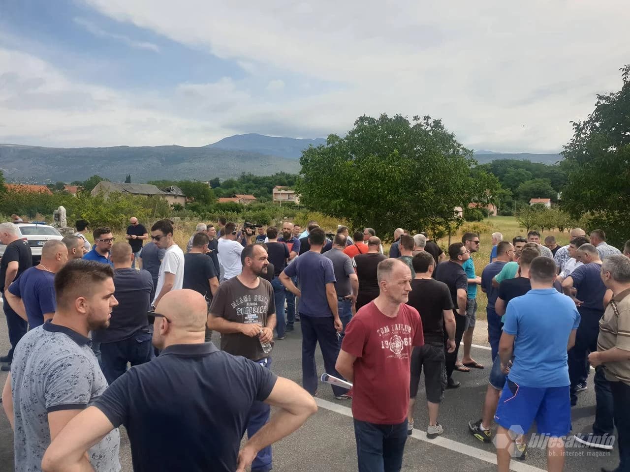 Radnici Aluminija blokirali promet