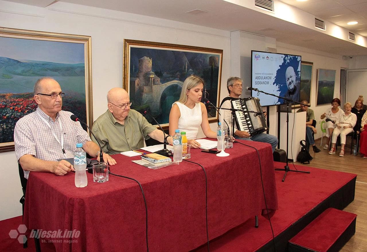 Detalj s održane književne večeri