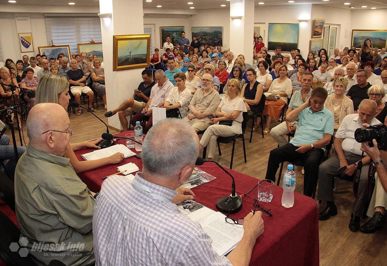 Detalj s održane književne večeri