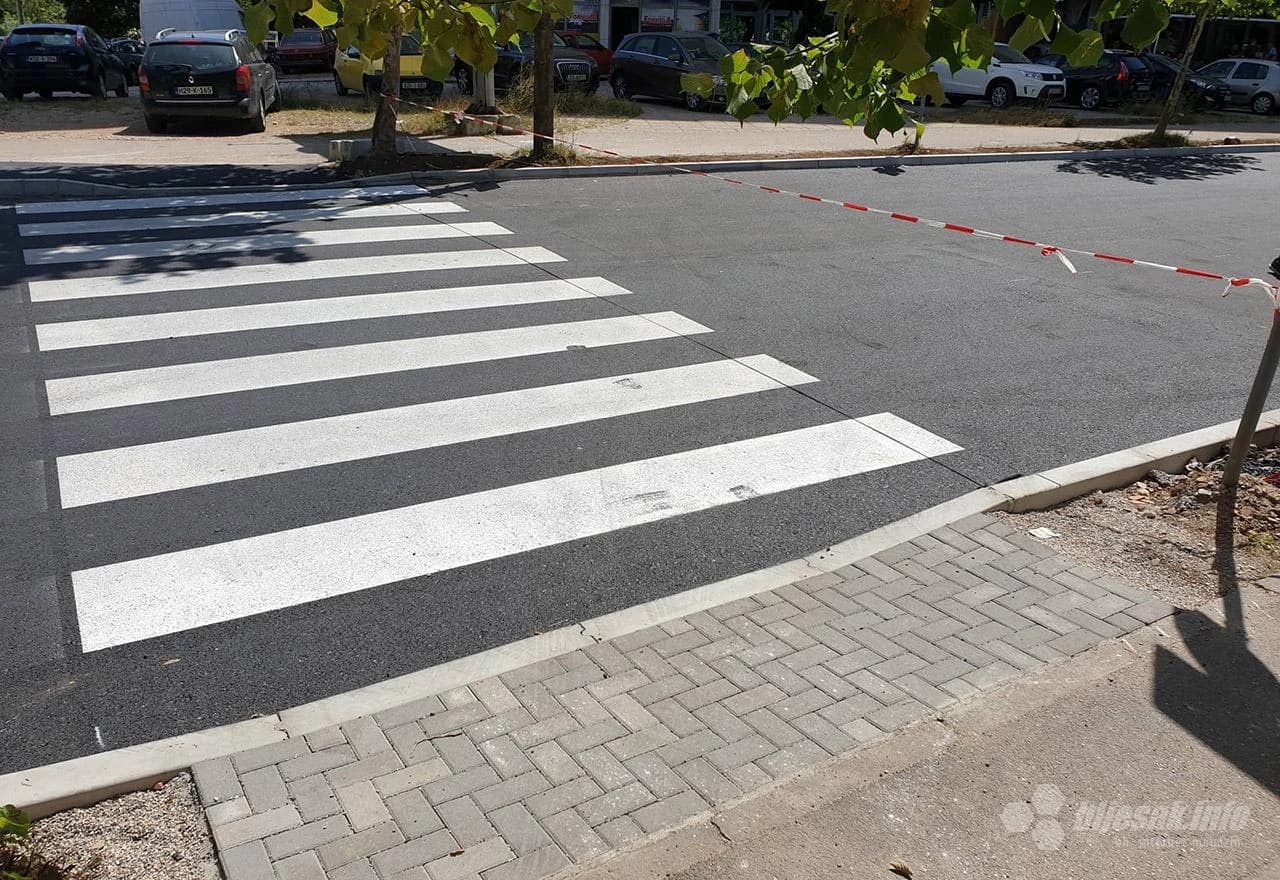 Postavljeni oboreni rubnjacina rekonstrukciji u Ulici Ante Starčevića