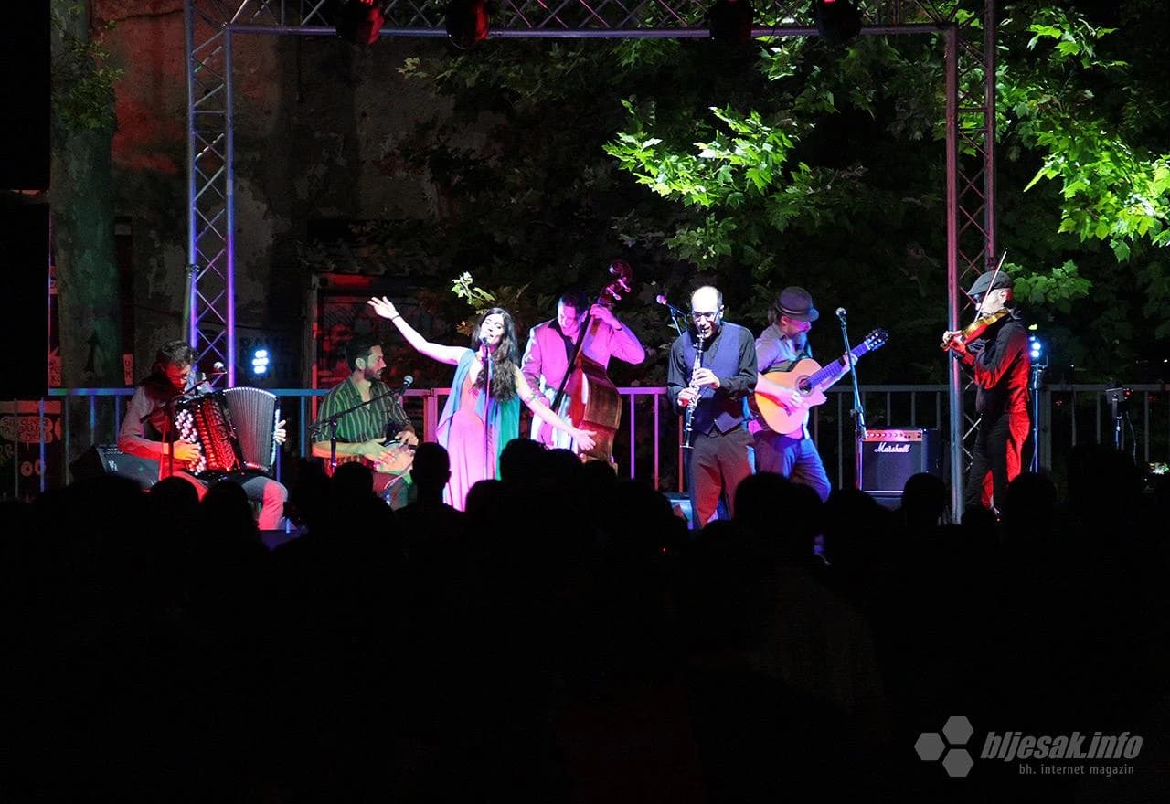Nastup Barcelona Gipsy balKan Orchestra'