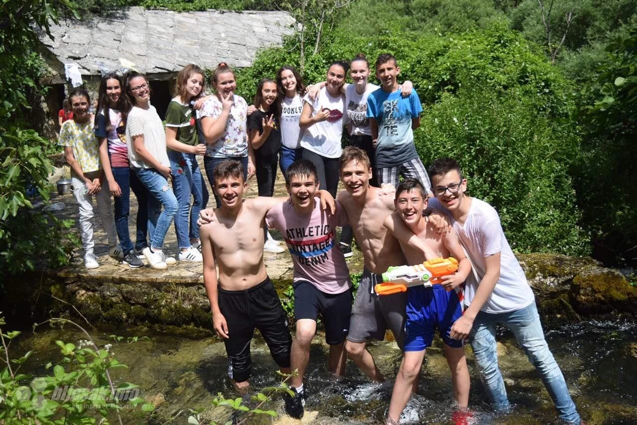 Širokobriješki školarci posljednji dan nastave proslavili u Borku