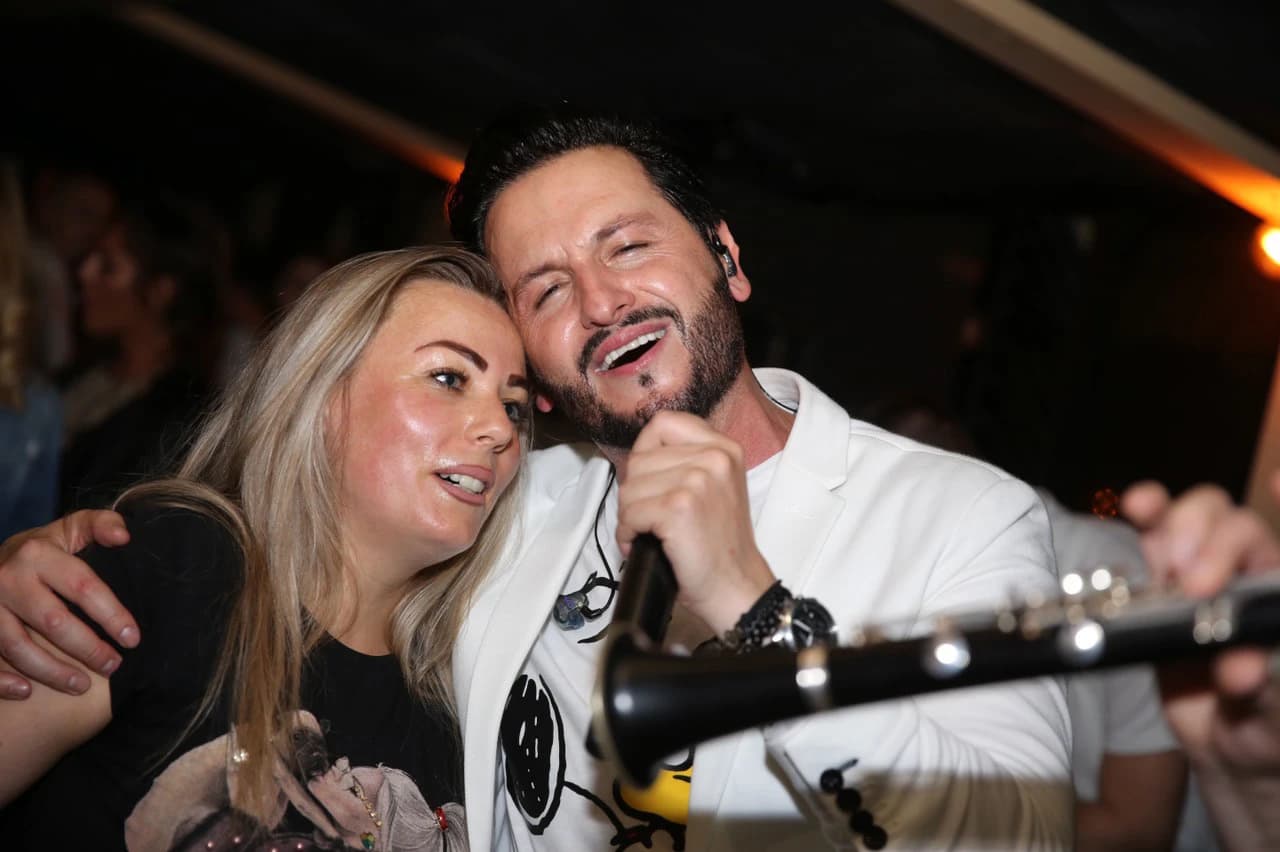 Nastup Nene Murića na otvaranju bašte restorana Akademija 