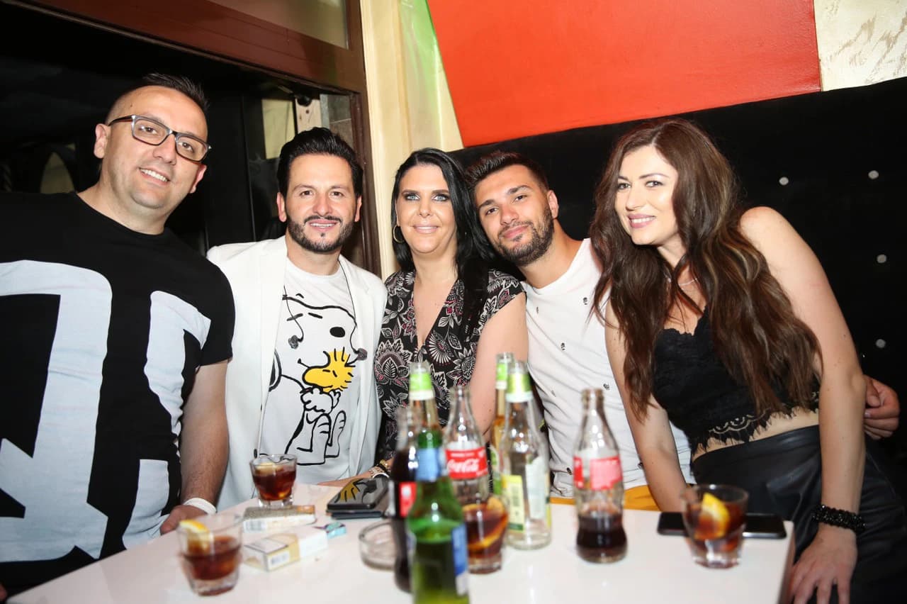 Nastup Nene Murića na otvaranju bašte restorana Akademija 