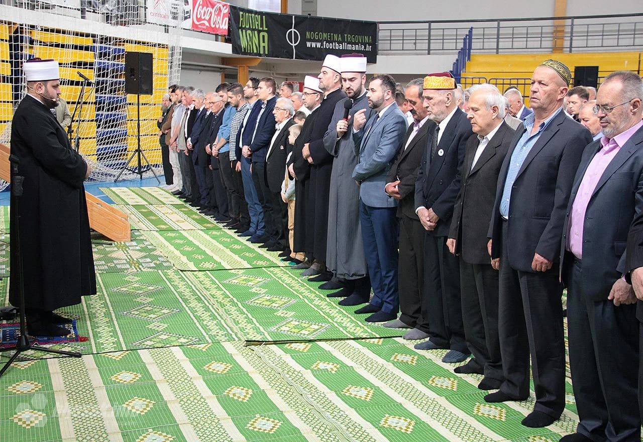 Detalj s klanjanja ramazanskog Bajrama