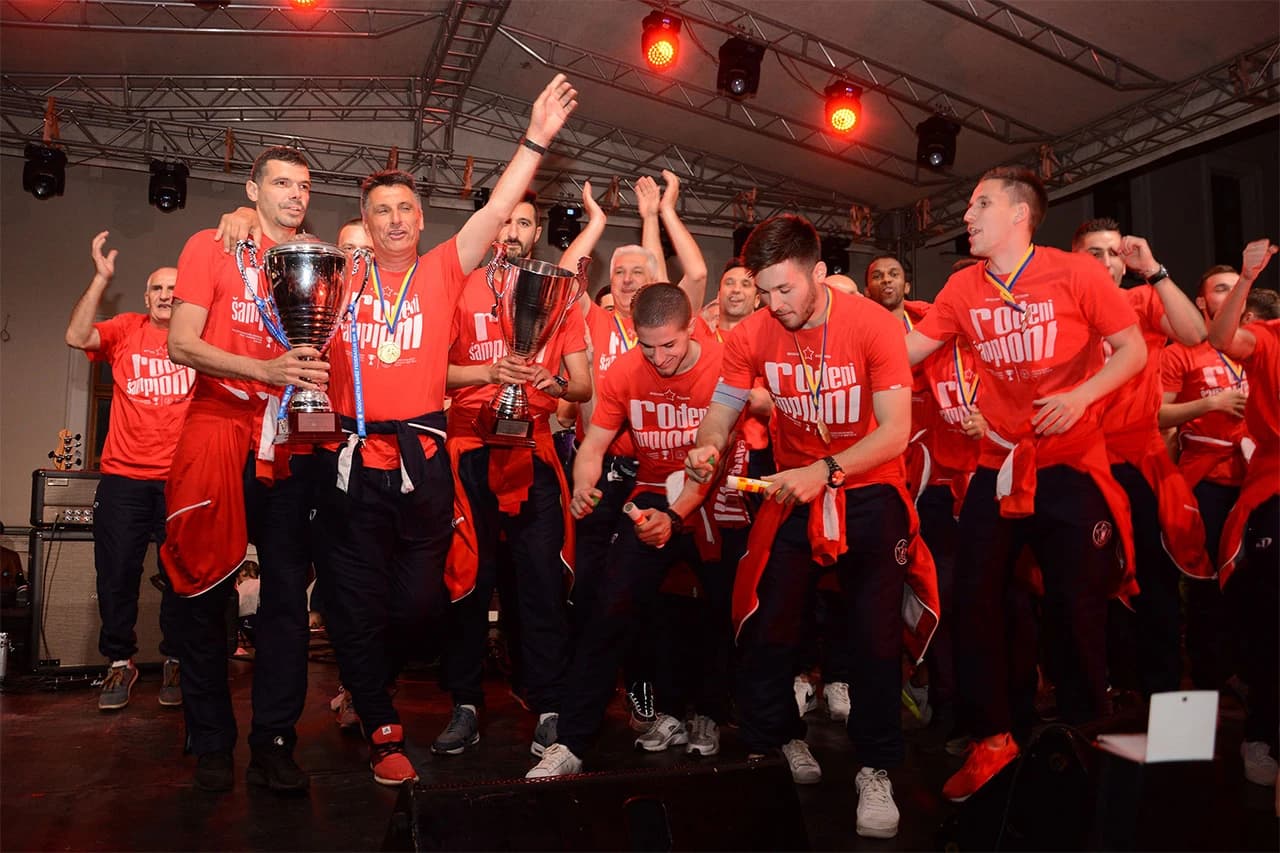  Više tisuća ljudi na Trgu Musala