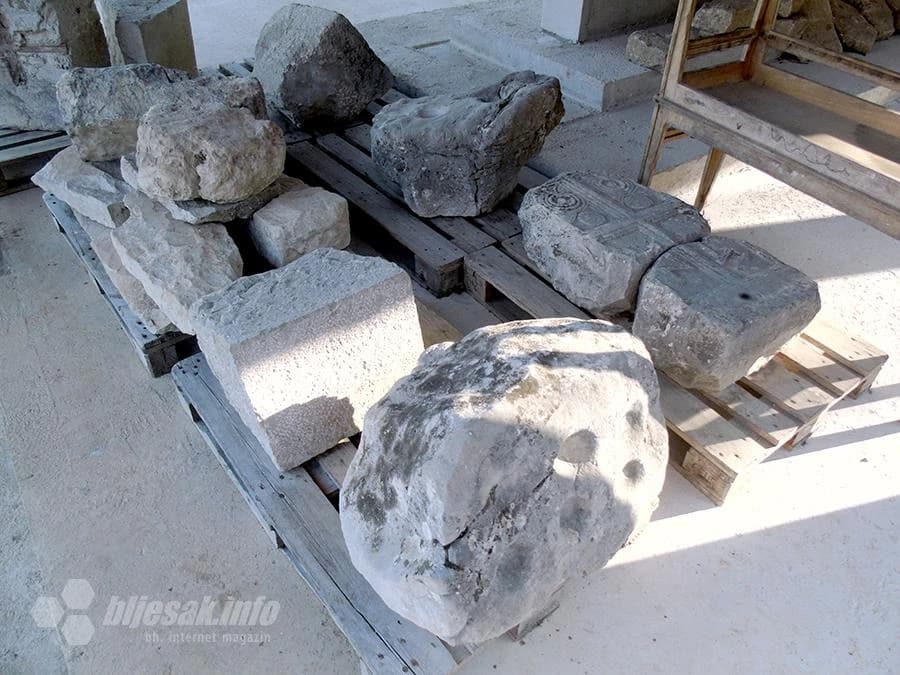 …i na drvenim paletama