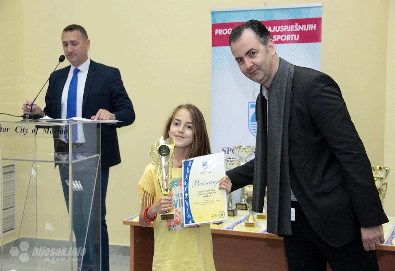 Detalj sa svečanosti uručenja priznanja