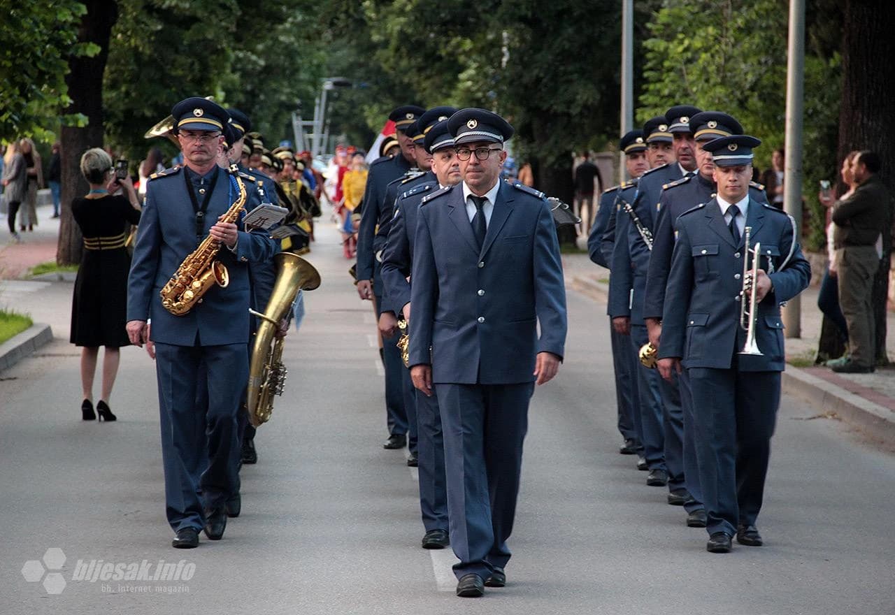 Zvijezde na crvenom tepihu