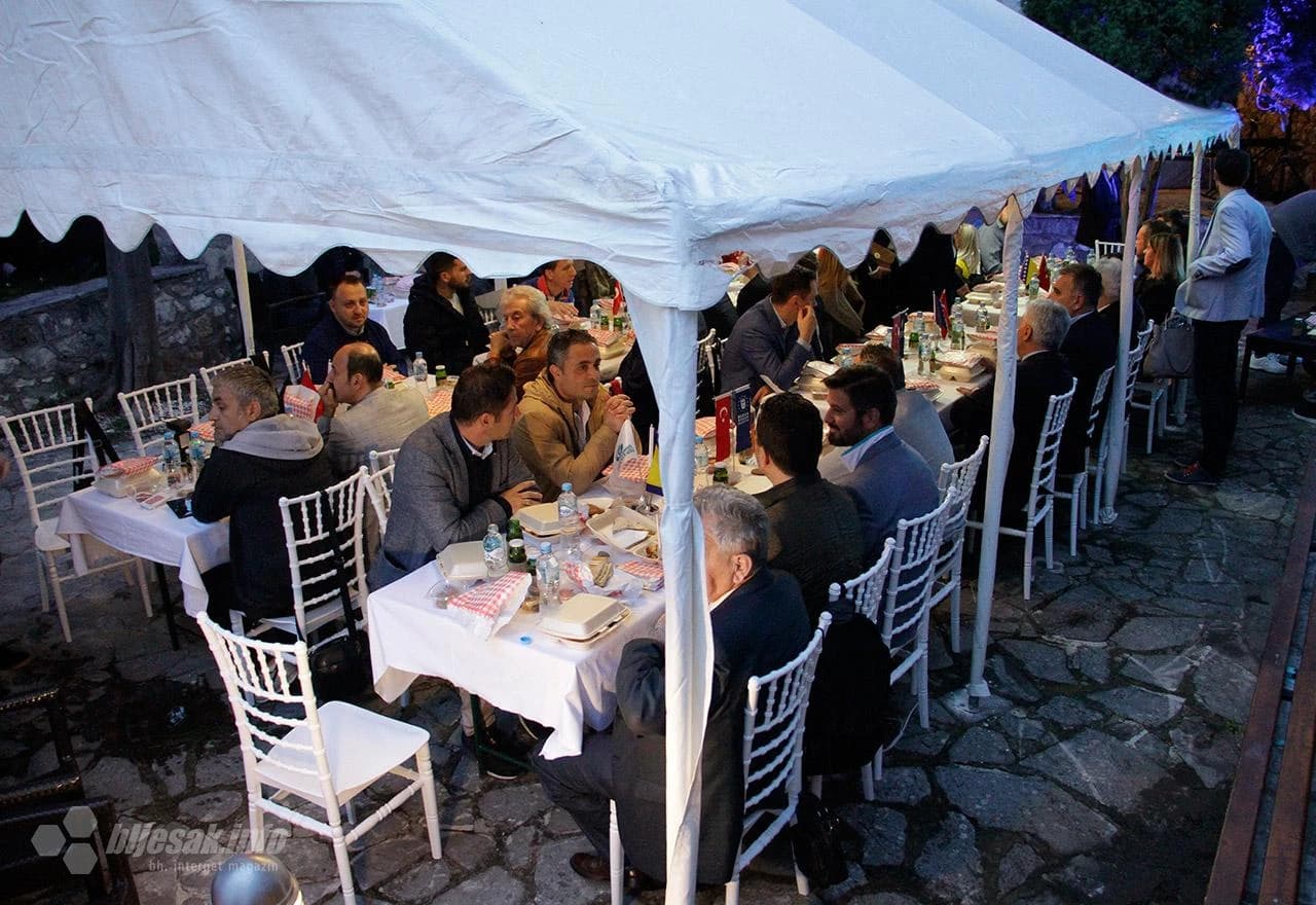 Iftar prijateljstva u Mostaru okupio postače iz BiH i Turske